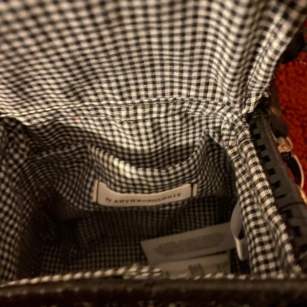 Small cross body - Picture 2 of 6